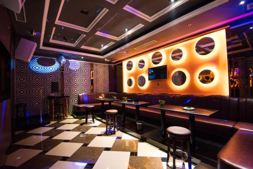 ktv裝修墻面隔音材料材料用什么最好？