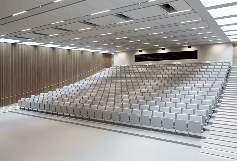 學?；顒又行膱蟾鎻d裝修效果圖